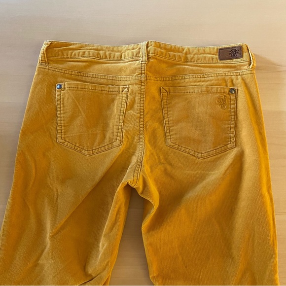 JESSICA SIMPSON cords. Golden yellow. Size 30. Circa 2000s. 98% cotton. - Picture 10 of 11